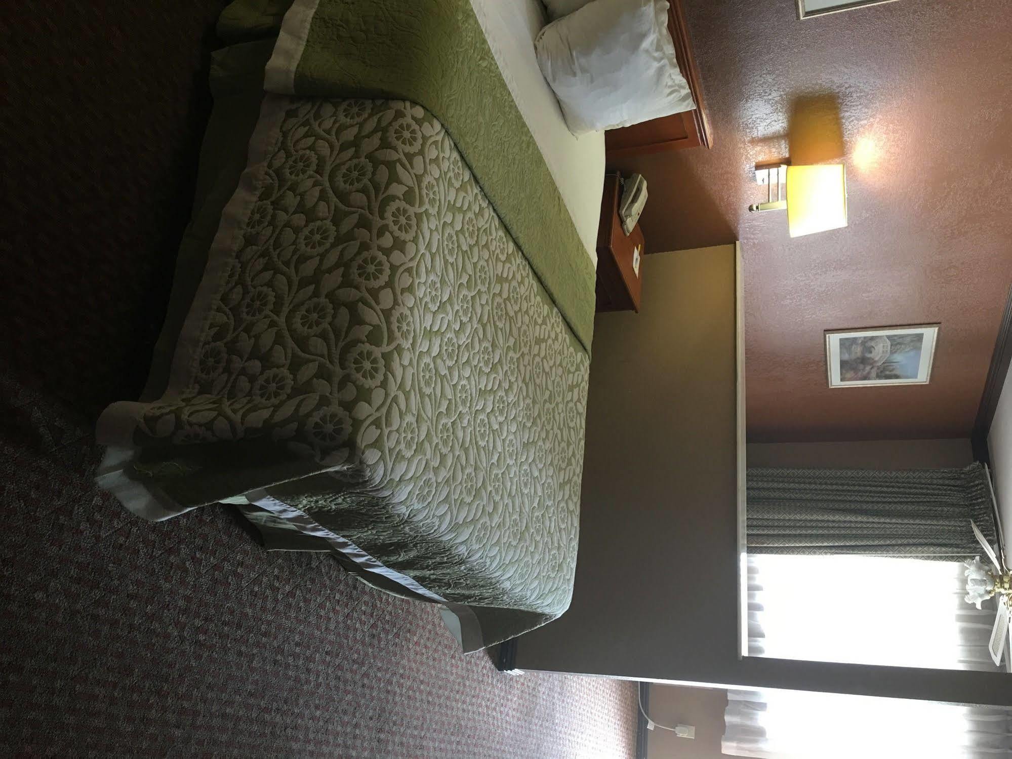 Days Inn By Wyndham Bishop Kültér fotó